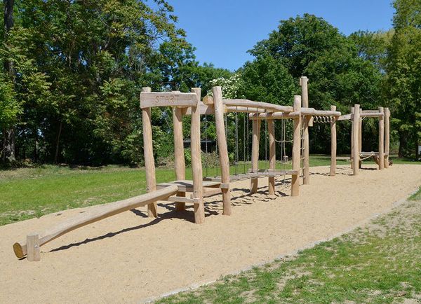 Spielgeräteset, Klettergerüst, Holz, Sandfläche, Outdoor-Spielplatz