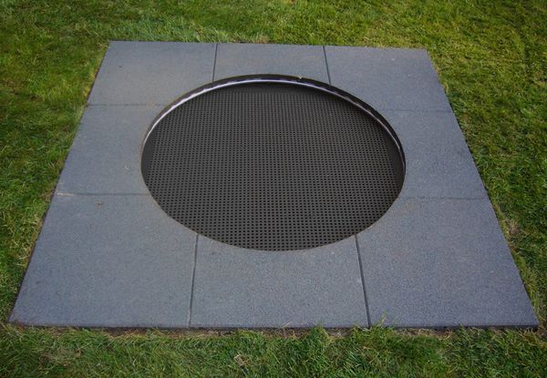 Bodentrampolin, vandalismusgesichert, schwarz, Außenmaß: 200 x 200 cm