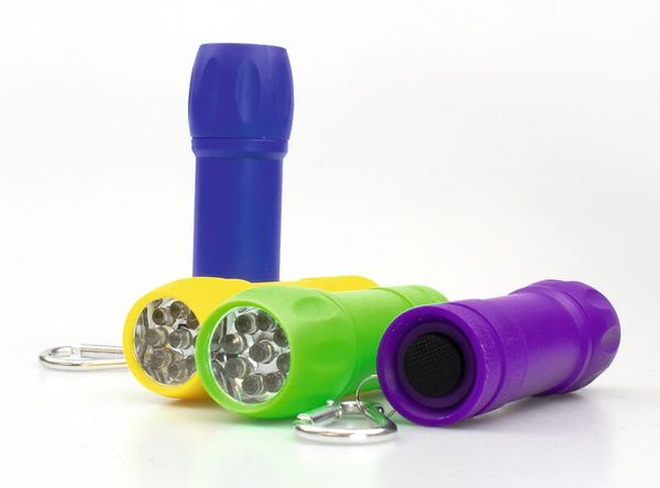 LED Taschenlampe mit Karabinerhaken, 1 Stück 9,7 cm