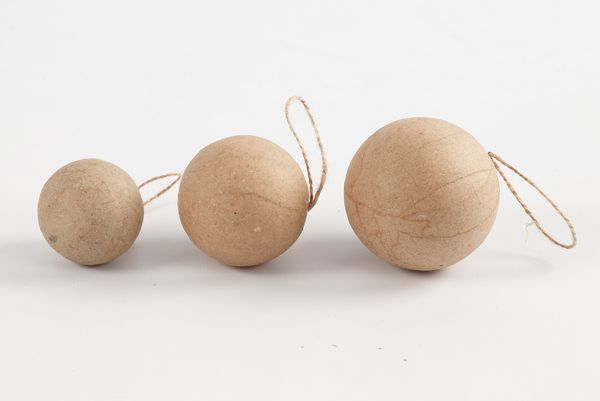 Handgemachte Pappmaché-Kugeln, 6 Stück Handgemachte Pappmaché-Kugeln, 6 Stück