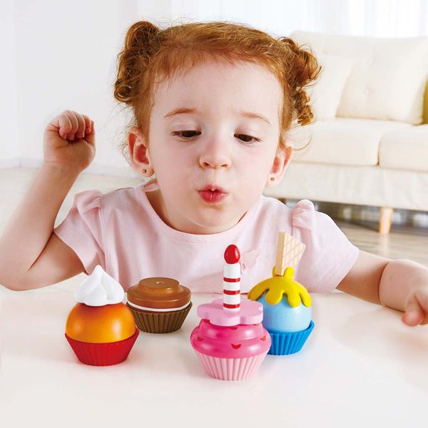 HAPE 4 Cupcakes + Toppings aus Holz, ab 3 Jahre