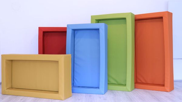 Krippen-Schaumbett groß mit Matratze, 140 x 75 cm, mehrere Farben Krippen-Schaumbett groß mit Matratze, 140 x 75 cm, mehrere Farben