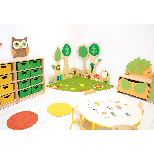 Holzspielzeug, Kinderzimmer, Spielteppich, Waldmotiven, Kleinmöbel