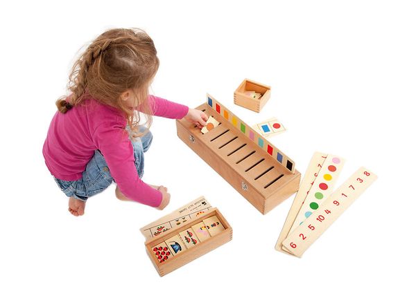 Sortierkasten-Spiel "Colour Slit Game", 75 Teile, ab 3 Jahre