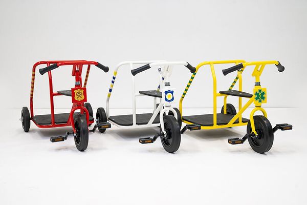 Tricycle, Tretroller?, drei Räder?, bunt, Lenker