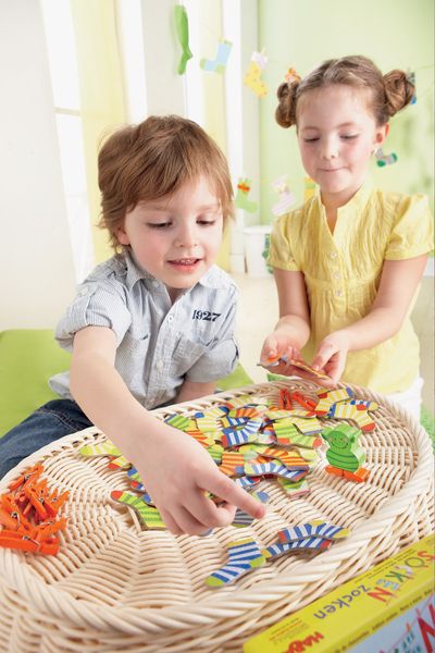 HABA Socken zocken - Reaktionsspiel, ab 4 Jahre, Spieldauer 10 Minuten  HABA Socken zocken - Reaktionsspiel, ab 4 Jahre, Spieldauer 10 Minuten