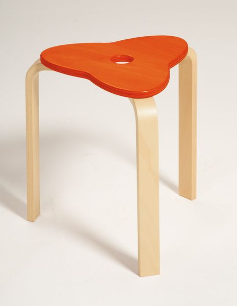 Stuhl, Holz, orange, Runde Lochung, Stuhlbeine