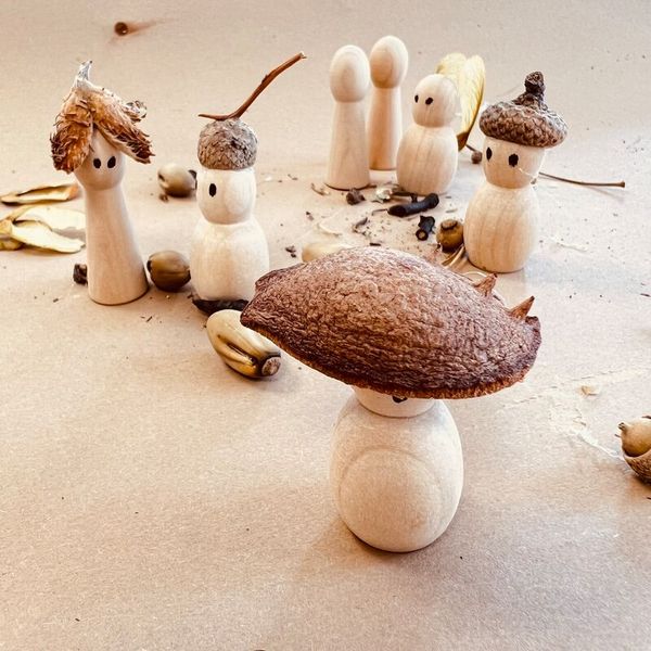 Holzkegelmännchen, 50 Stück, in zwei Größen gemischt Holzkegelmännchen, 50 Stück, in zwei Größen gemischt