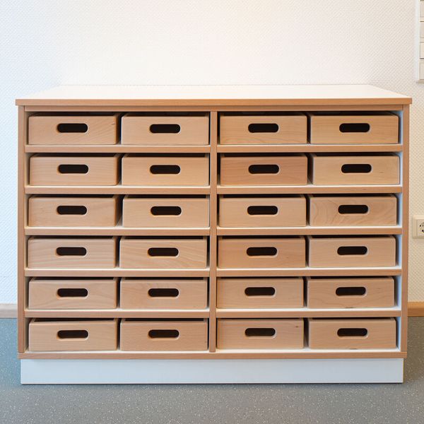 DECOR Regal mit 24 Eigentumskisten auf Rollen, inkl. 10 festen Böden DECOR Regal mit 24 Eigentumskisten auf Rollen, inkl. 10 festen Böden