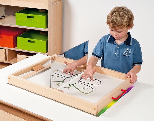 Set aus Spiegel und Sandmalstiften für Sandwanne