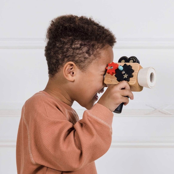 Hollywood Filmkamera, Holz, 13 x 8 x 15 cm, ab 3 Jahre Hollywood Filmkamera, Holz, 13 x 8 x 15 cm, ab 3 Jahre