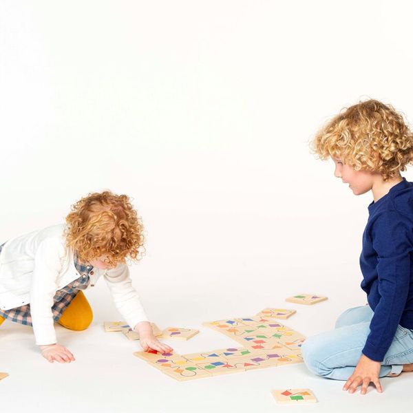 Puzzle, Holzpuzzle, Kinder, lockiges Haar, Familienaktivität