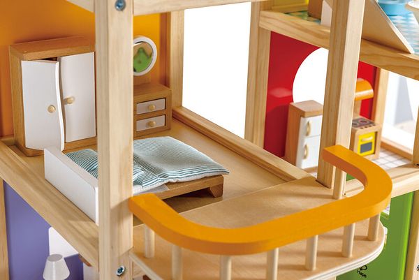 HAPE Puppenhaus "Vier-Jahreszeiten", möbliert