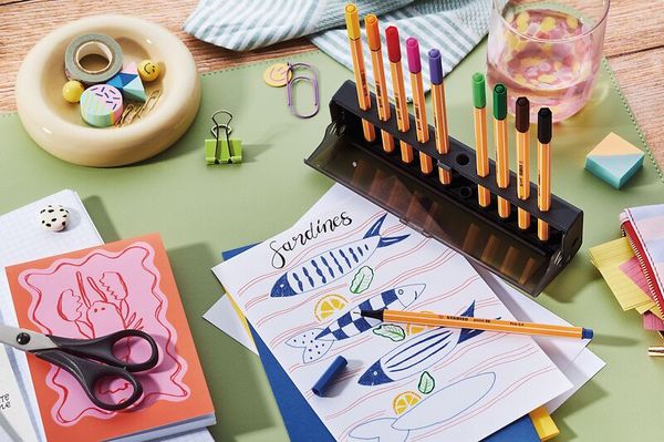 STABILO Fineliner Point88 im 10er Click-Set, zum Aufstellen, 10 Farben