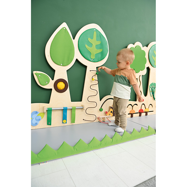 Hölzernes Spielbrett, Baumwandbild, interaktive Wand, Kinderaktivität, grüne Dekoration