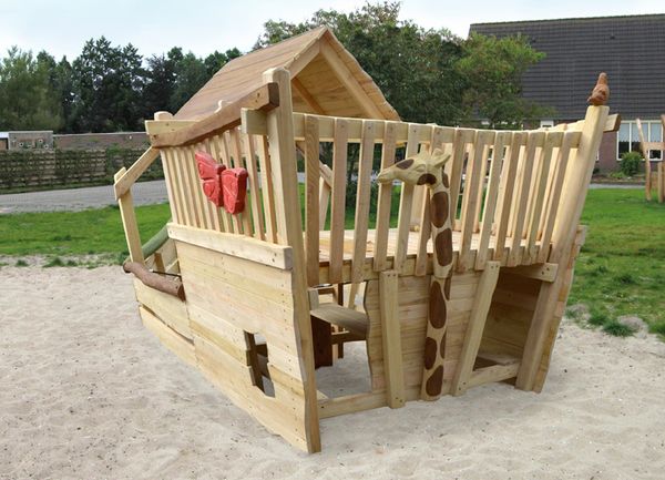 Holzspielhaus, Spielger7te, Kletterturm, Sandkasten, Kita-Garten