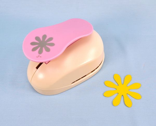 XXL-Wunder- & Konfettilocher Blume mit 8 Blättern, Motiv ca. 7cm  XXL-Wunder- & Konfettilocher Blume mit 8 Blättern, Motiv ca. 7cm