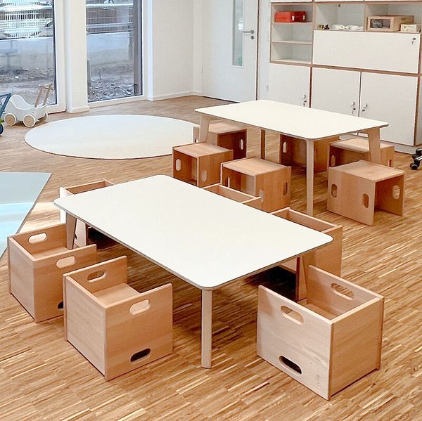 DECOR Set für Krippengruppen, Buche, 1 Tisch + 6 Wandelstühle
