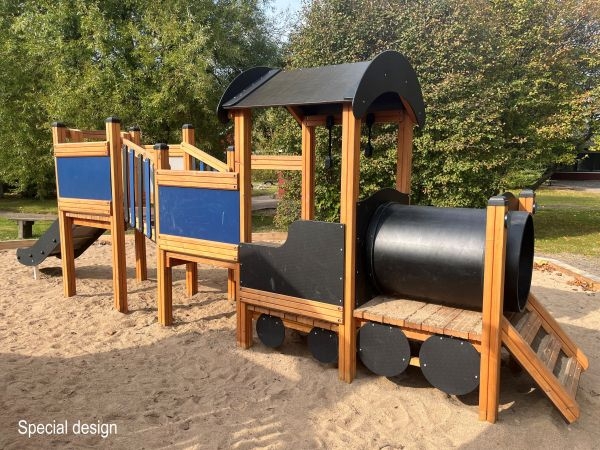 Spielgerätesteck, Spielplatz, Holzspielgerät, Rutsche, Kletterturm