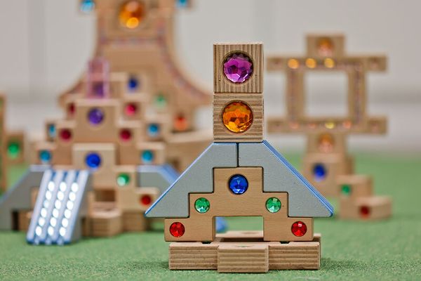 REGENBOGENLAND Edelbausteine, 36 Bausteine + Kasten REGENBOGENLAND Edelbausteine, 36 Bausteine + Kasten