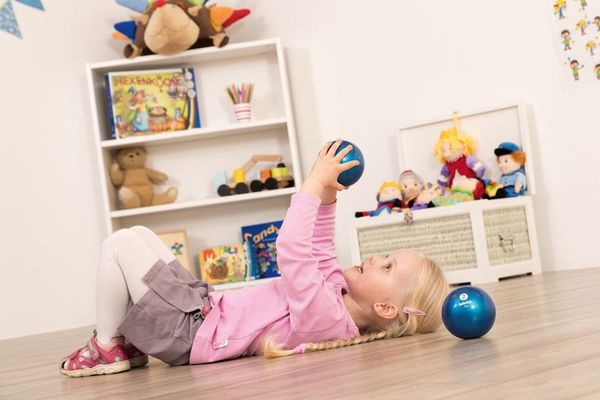 Gewichtsbälle (500/700/900/1100 und 1300g), 5 Sandbälle + Praxisbuch (SONDERANGEBOT)