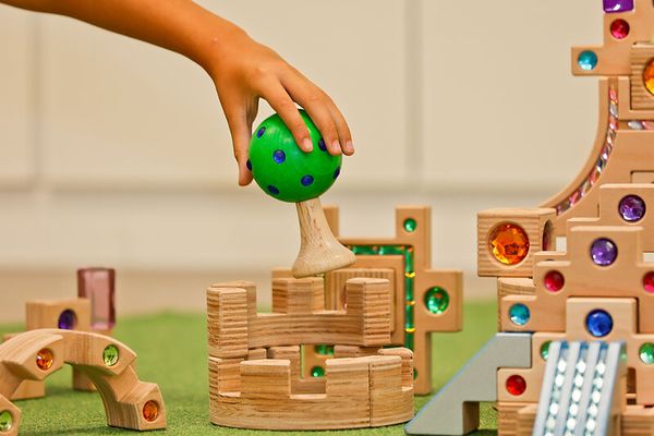 REGENBOGENLAND Himalaya-Tempel, 8 Elemente mit 432 Glitzersteinen REGENBOGENLAND Himalaya-Tempel, 8 Elemente mit 432 Glitzersteinen