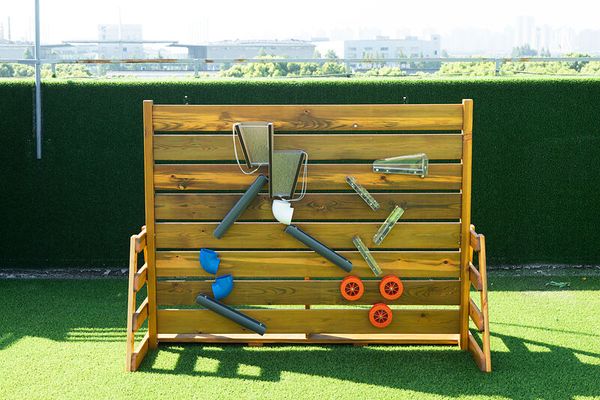 Sandspiel-Wand