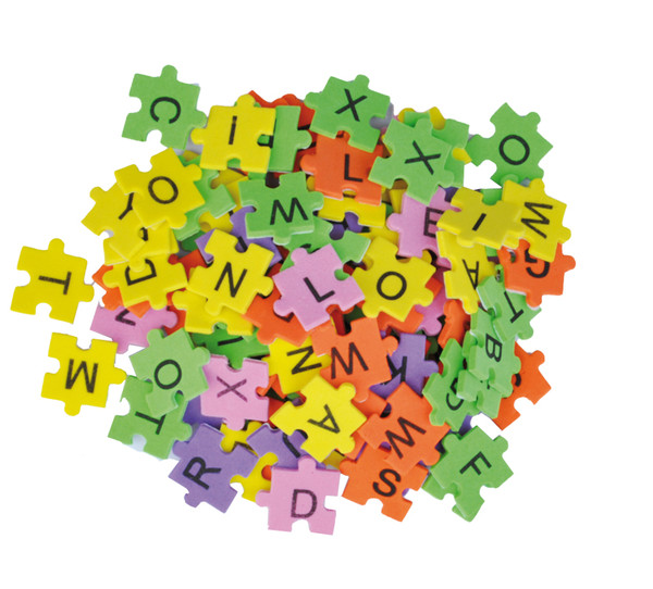 bunte puzzleteile, alphabet-puzzle, puzzlestücke, farbiges spielzeug, buchstabenpuzzle