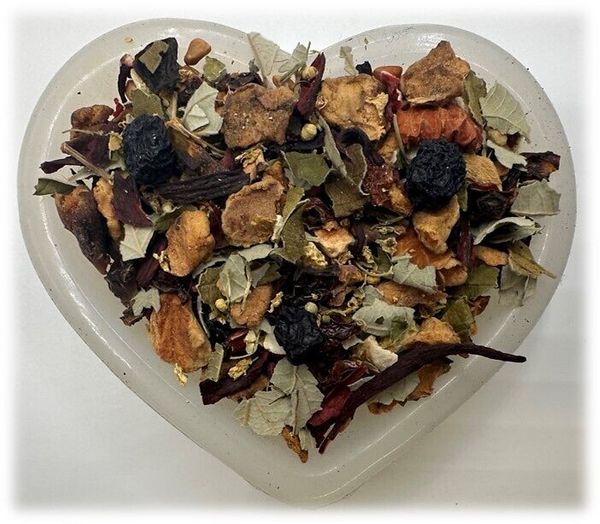 herbal-tea, tee-mischung, getrocknetes-obst, blütenblätter, herzform