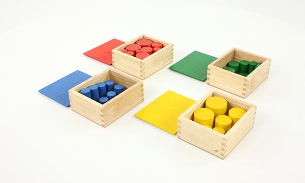 BETZOLD Set mit farbigen Zylindern