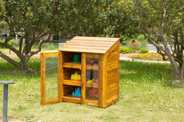 Outdoor-Schrank mit transparenten Türen, LxBxH 81 x 50 x 101 cm Outdoor-Schrank mit transparenten Türen, LxBxH 81 x 50 x 101 cm