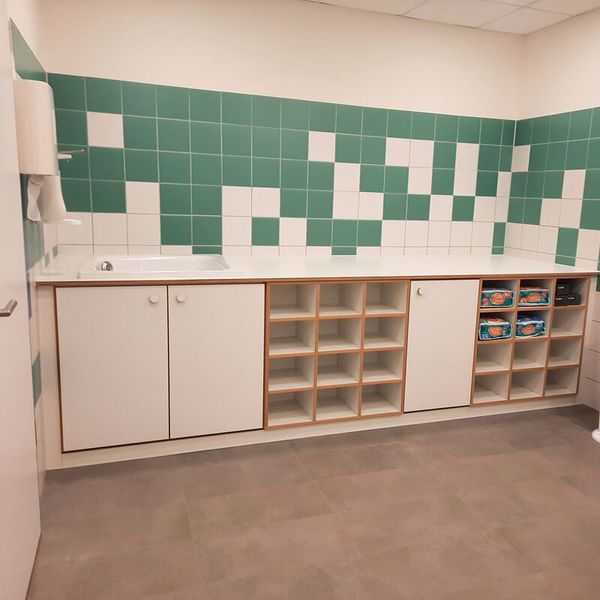 küchenschränke, unterschrank, spülbecken, fliesenmuster, regalfache