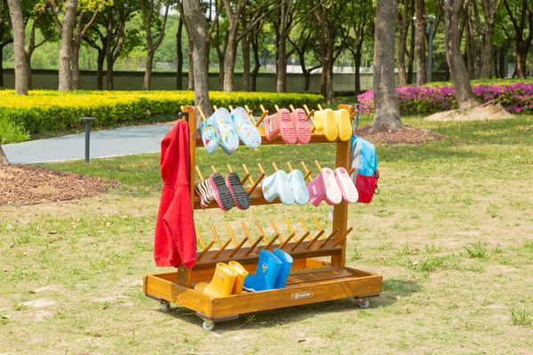 Mobiler Outdoor-Gummistiefelwagen, LxBxH 107 x 57 x 104 cm Mobiler Outdoor-Gummistiefelwagen, LxBxH 107 x 57 x 104 cm