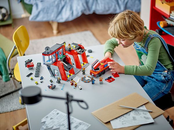 60414 LEGO® City Feuerwehrstation mit Drehleiterfahrzeug, 843 Teile