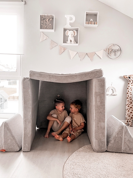 Kinderzimmer, Kissenhöhle, Puppenhaus, Giraffenfigur, Gepolstertes Zelt