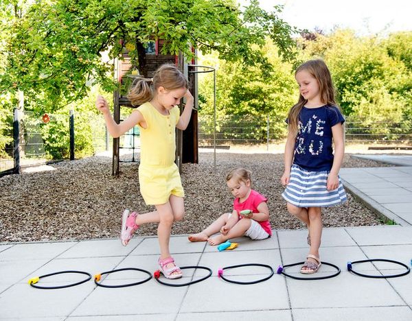 Wurfspiel "Jump & Throw" Wurfspiel "Jump & Throw"