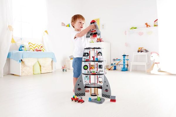 HAPE Abenteuer Raumschiff aus Holz (47 x 47 x 74 cm), ab 3 Jahre